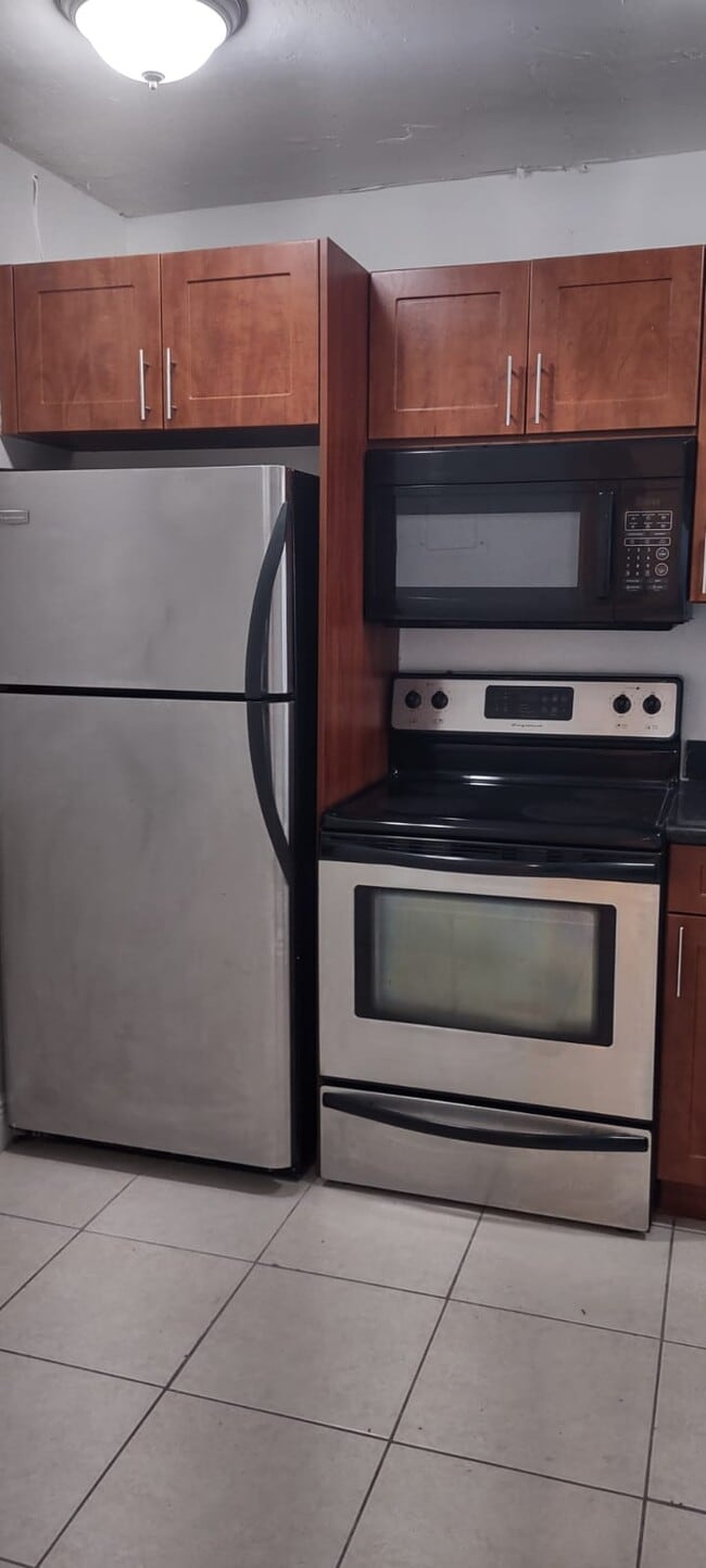 Building Photo - 488 NW 165th St Rental
