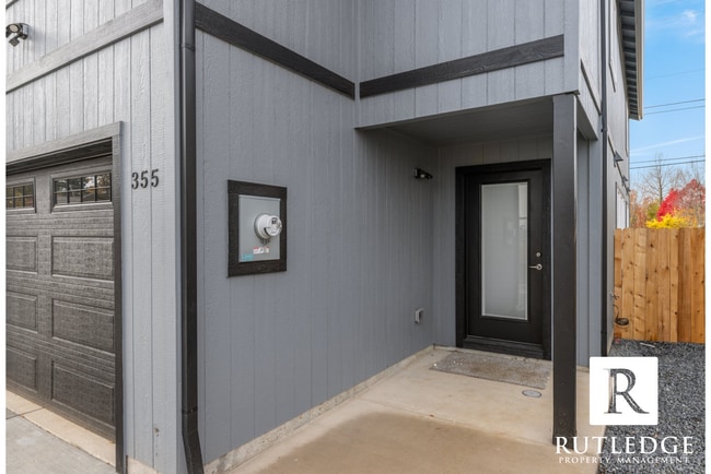 Photo - New 3 Bed/2.5 Bath Townhome in Medford