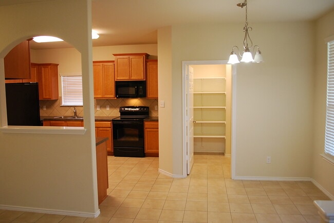 Photo - Large 4 BR Clear Creek Area-Convenient to Shopping and Fort Hood!