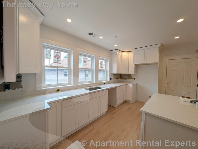 Building Photo - 86 Orchard St Unit 1 Rental
