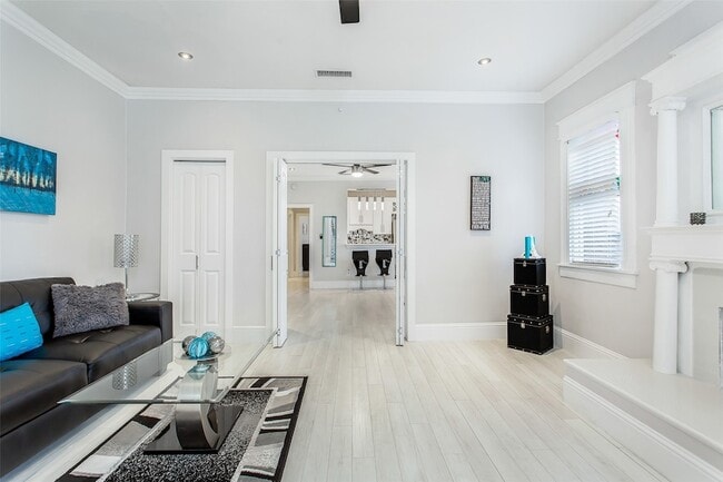 Photo - 4719 Junius St Unit 3