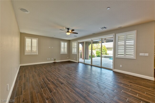 Photo - 2174 Tortona St