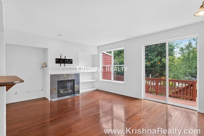 Photo - 2114 NE Sheffield Ave