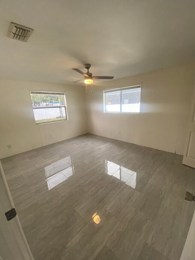 Photo - 3 bed, 1 Bath St. Petersburg FL