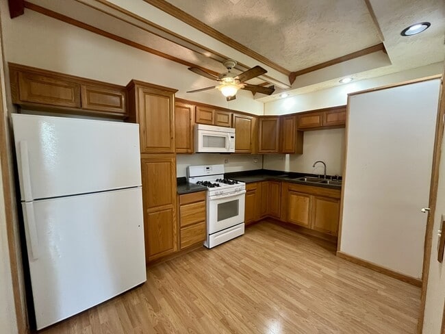 Photo - 706 E Water St