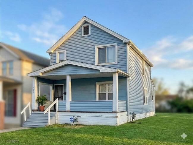 Building Photo - 14809 Darwin Ave