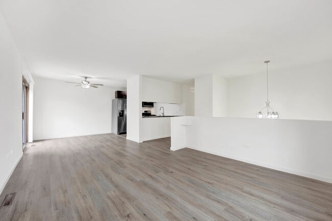 Photo - 205 W Winchester Rd