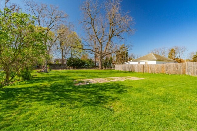 Photo - 427 Vernal Ave