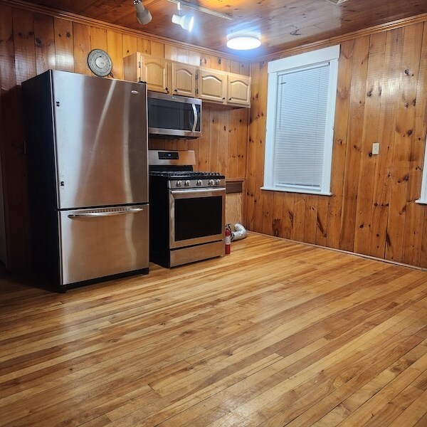 Photo - 5 Cohasset St