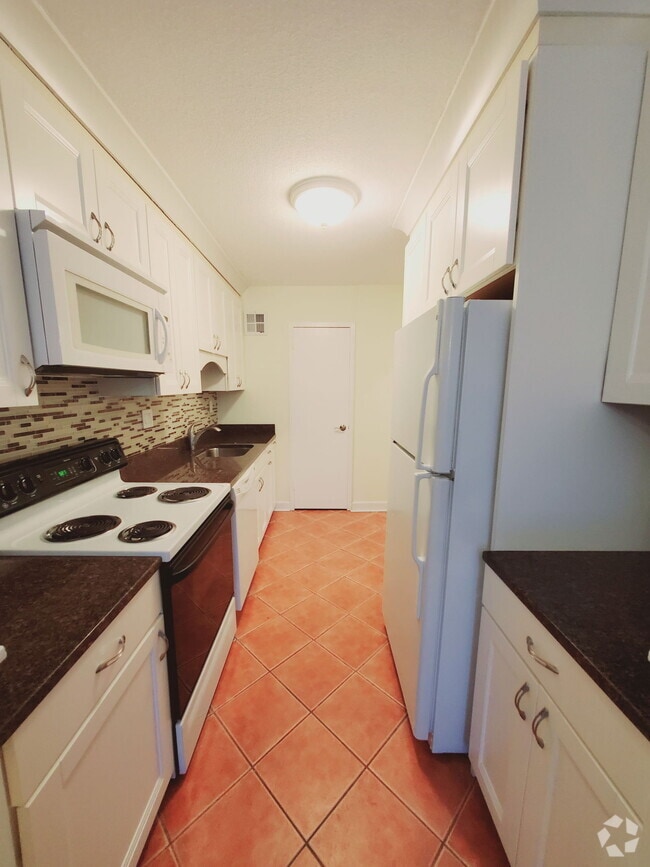 Building Photo - 44 Strawberry Hill Ave Unit 5 Rental