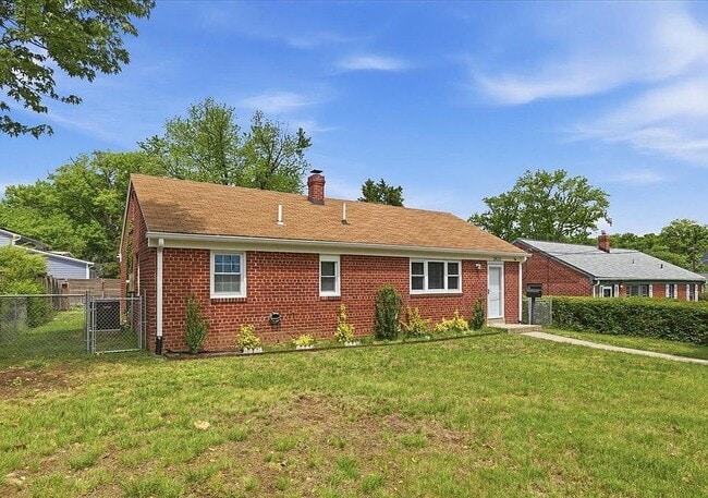 Building Photo - 3823 Duke St