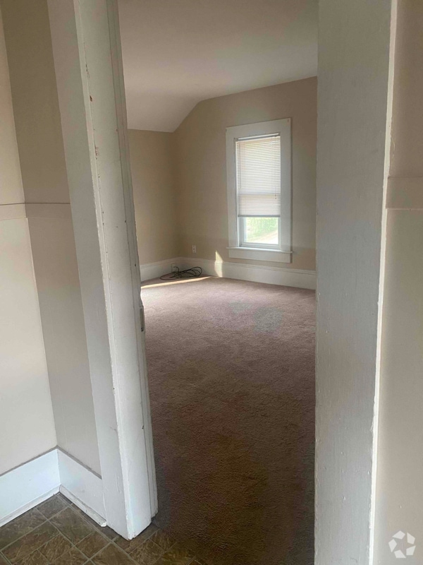Building Photo - 1 S Main St Rental