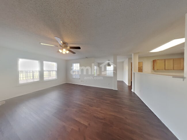 Photo - 10167 Hatherley Way