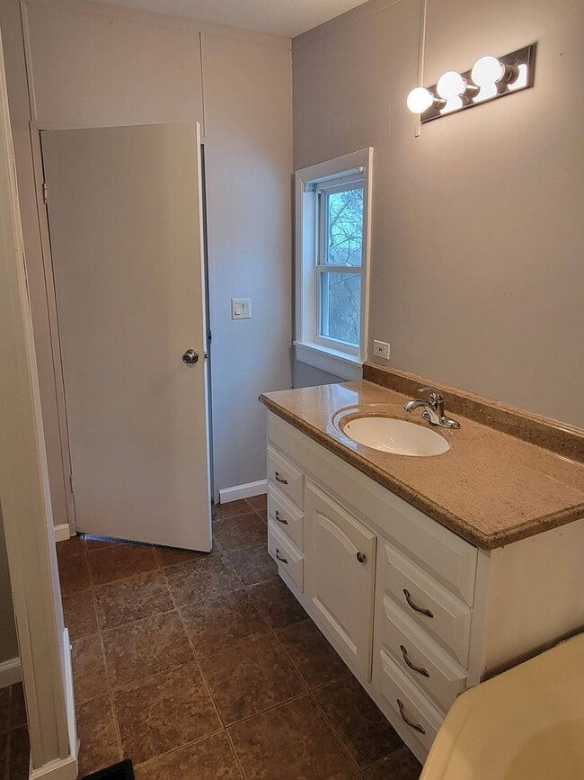 Photo - Charming and Peaceful Private Home with Granite Countertops & Wooded Views