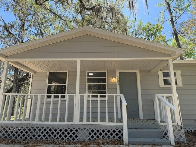 Photo - 203 D St House