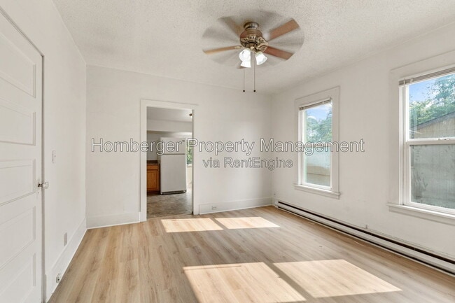 Photo - 1504 W Alice Ave