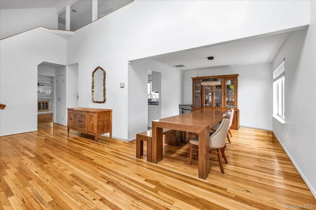 Photo - 8 Branding Iron Ln