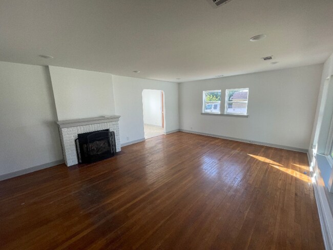 Photo - 1200 Pardew St