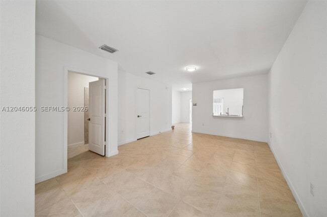 Photo - 441 NE 4th St
