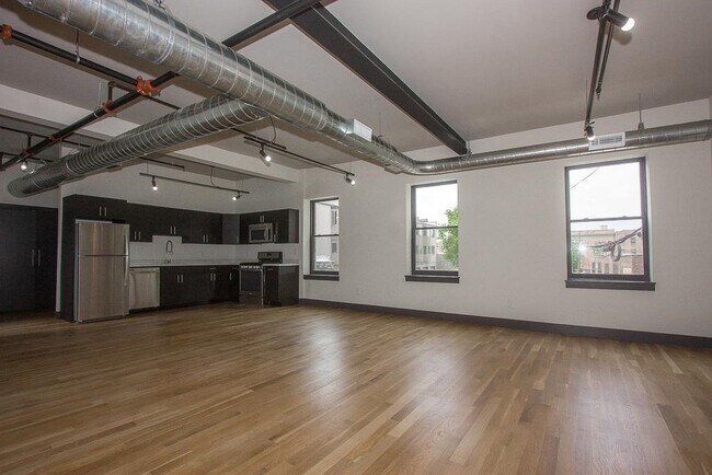 Photo - 190 Christopher Columbus Dr Unit 2-R