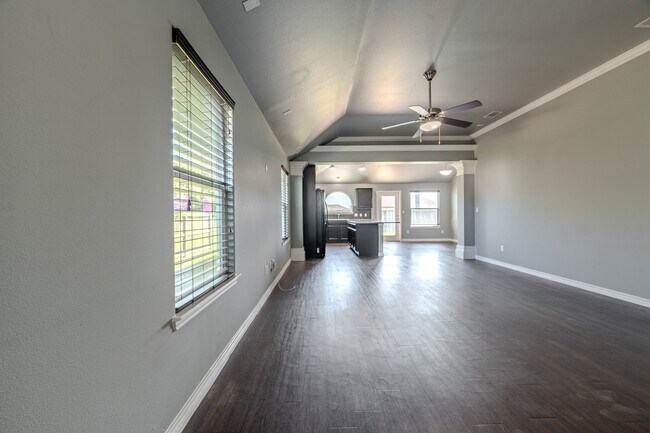 Photo - 7433 Kolda Dr
