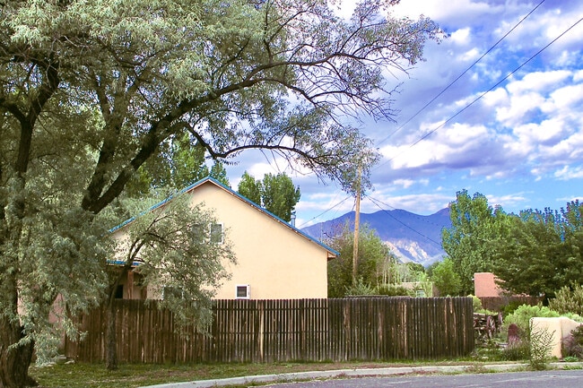 Studio Exterior - 223 A Victor Ct