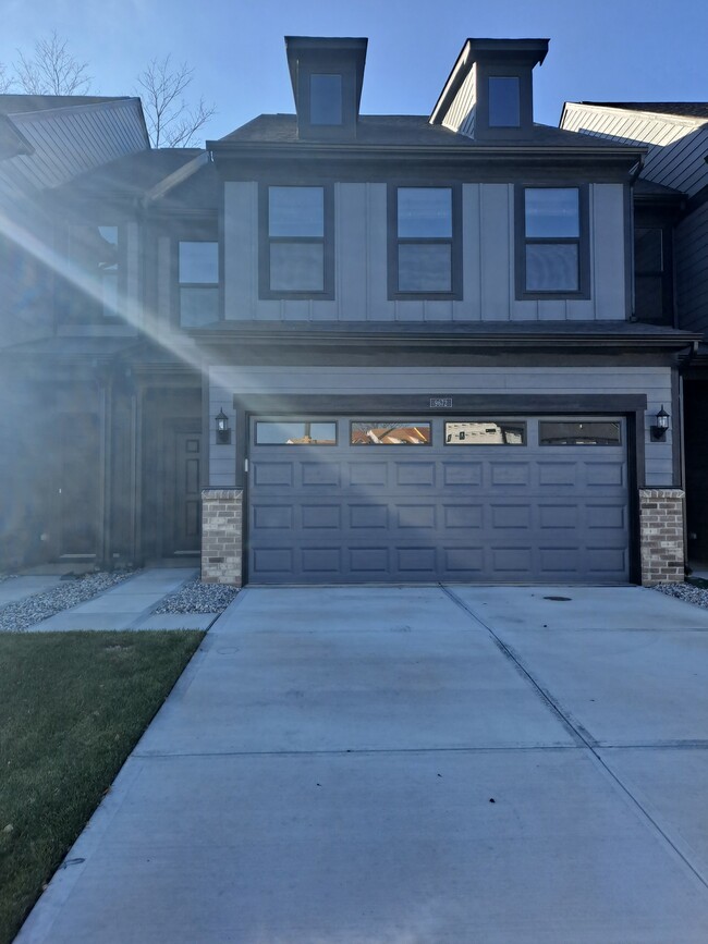 Photo - 9672 Oleander Dr Townhome