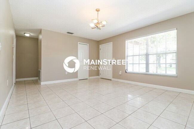 Photo - 3 Bedroom Pet-Friendly Home in New Port Richey, FL with Main Street Renewal