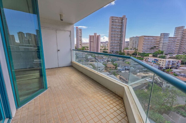 Photo - 745 Isenberg St