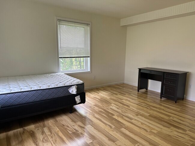 Photo - 175 Kendall Ave Unit A