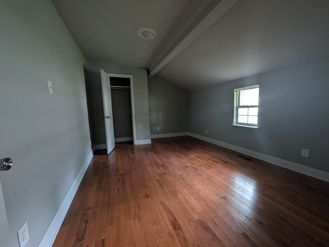 Photo - 328 W 10th St