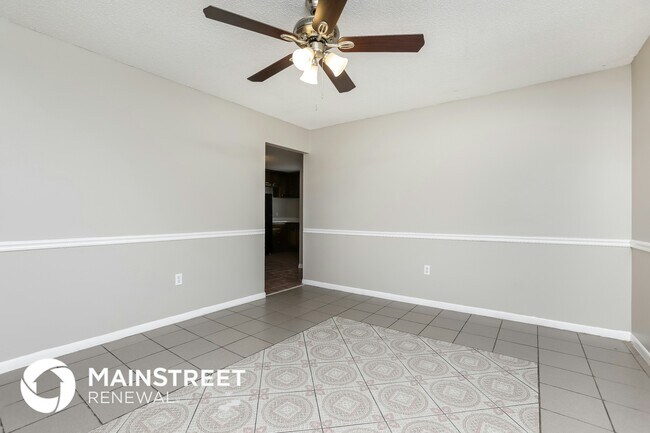 Photo - 7000 Watseka Ave