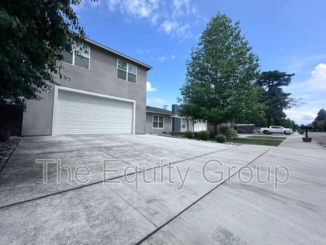Photo - 2148 E College Ave