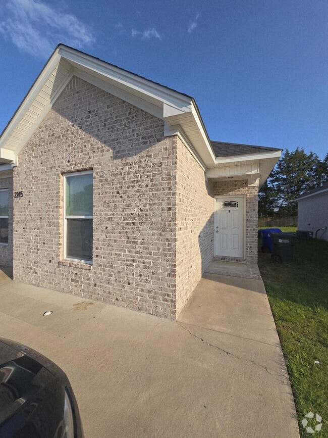 Building Photo - 2245 Rosemary Dr Unit B Rental