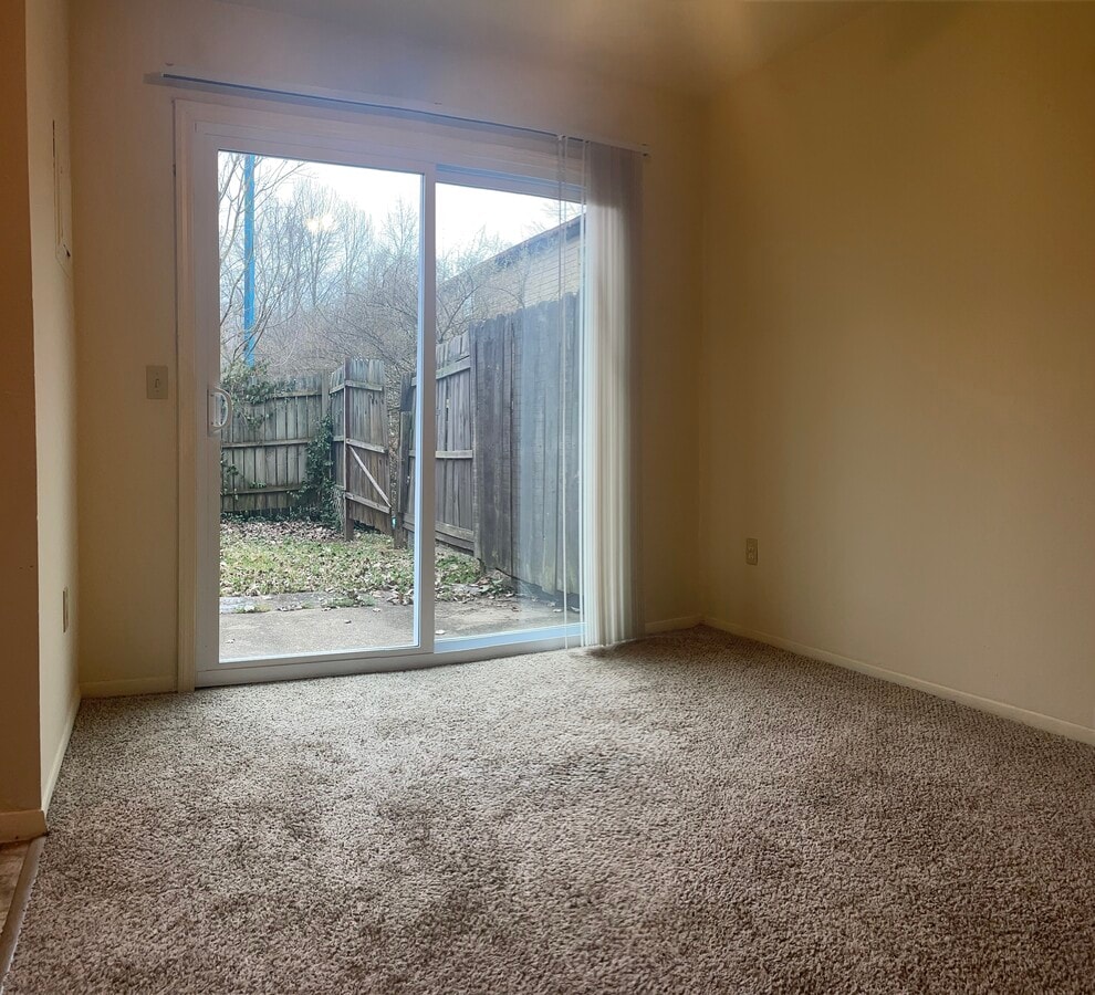 Photo - 102 E Main St