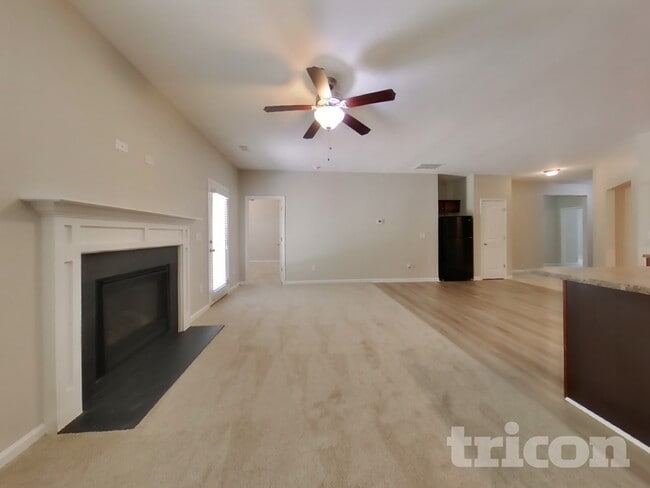 Photo - 338 Brookwood Crossing