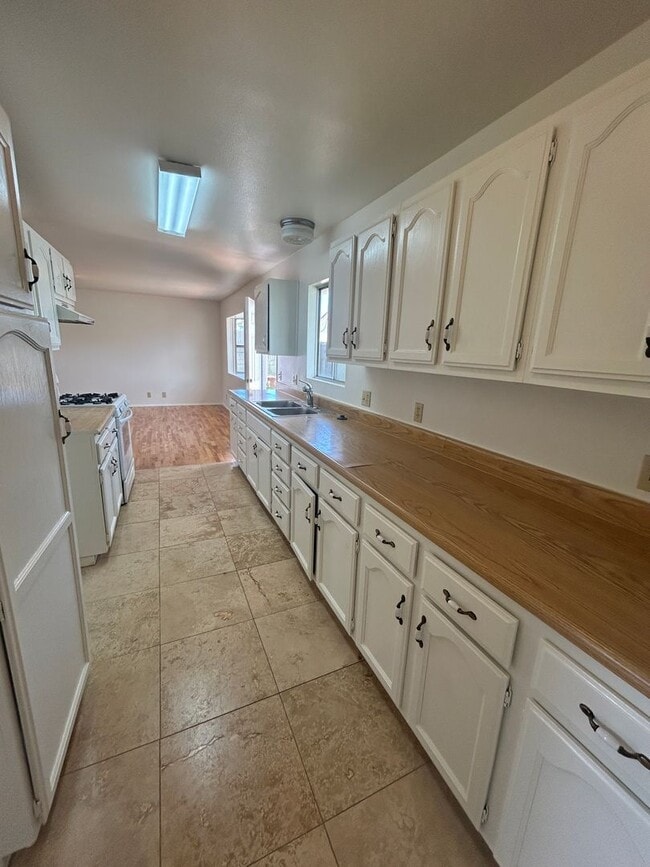 Photo - FOR RENT 1+1 Midtown Ventura DUPLEX