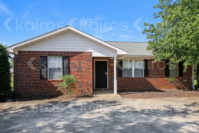 Building Photo - 310 Deerpark Drive Rental