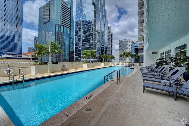 Building Photo - 1200 Brickell Bay Dr Rental