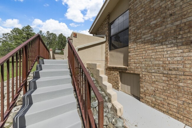 Photo - 101 Racquet Dr