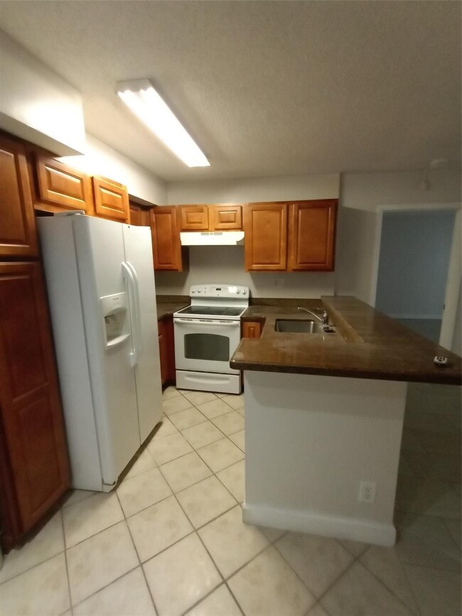 Photo - 751 Lyons Rd