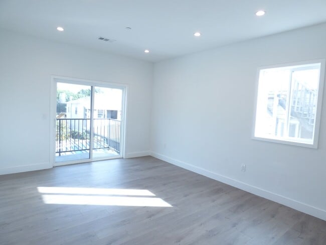 Photo - 1258 N Hobart Blvd Unit 1258 1/2 N Hobart Blvd