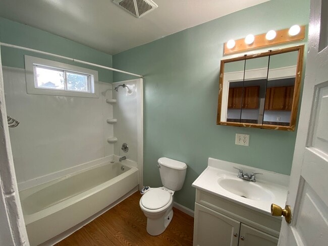 Photo - 998 Butterworth St SW Unit Apt 2