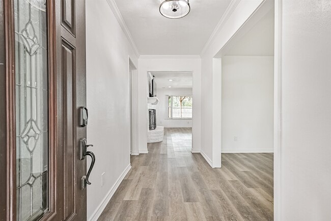 Photo - 212 E Castle Harbour Dr