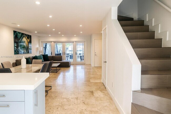 Photo - 1987 NE 123rd St