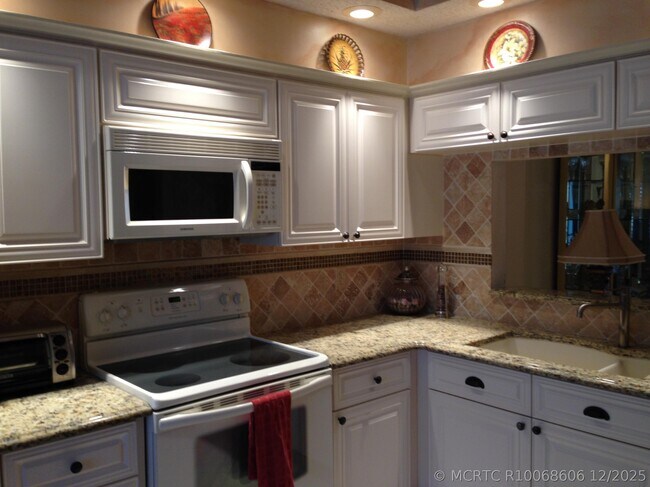 Photo - 16817 Oakhill Trail Unit 1321