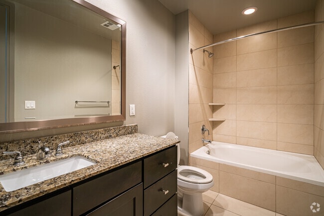 2HAB, 2BA - 1.123SF - The Anderson at River Oaks