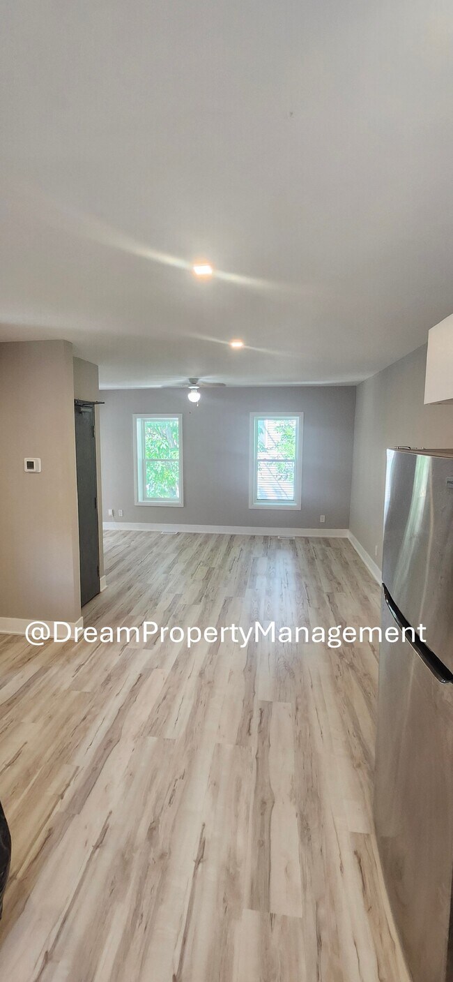 Photo - 420 Confederation St Unit 1 Upper