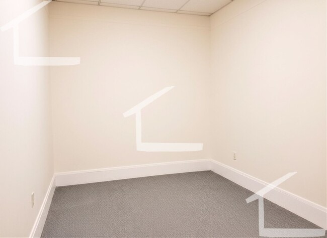 Photo - 3BR 1Bth unit. Heat/Hot Water included. Great location!