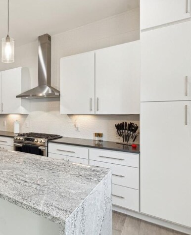 Photo - 422 W 9th St Unit 293120